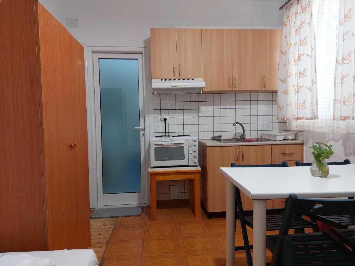 Garden Holiday Studios Himare Esterno foto