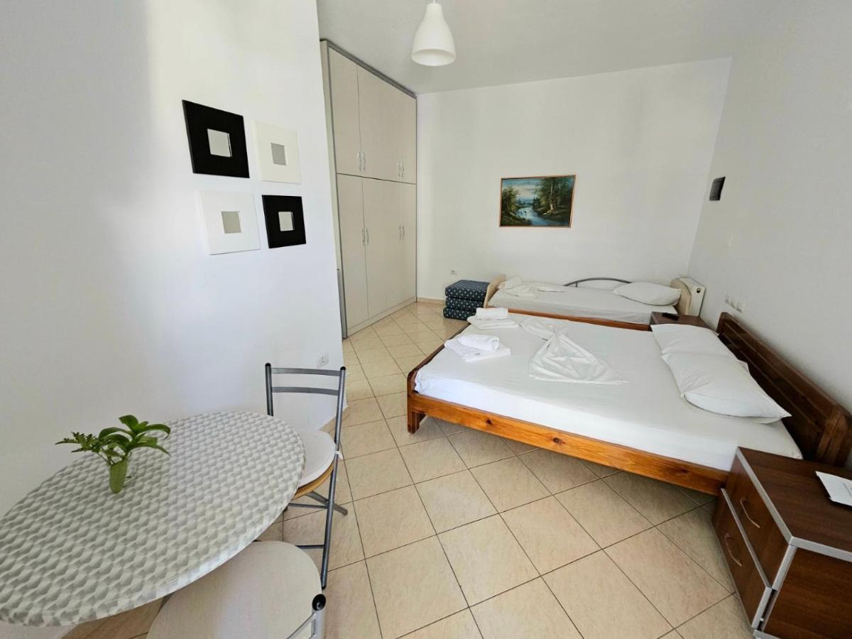 Garden Holiday Studios Himare Esterno foto